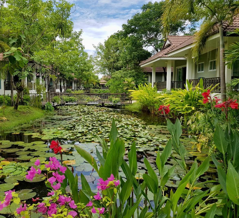Le Charme Sukhothai Historical Park Exterior foto